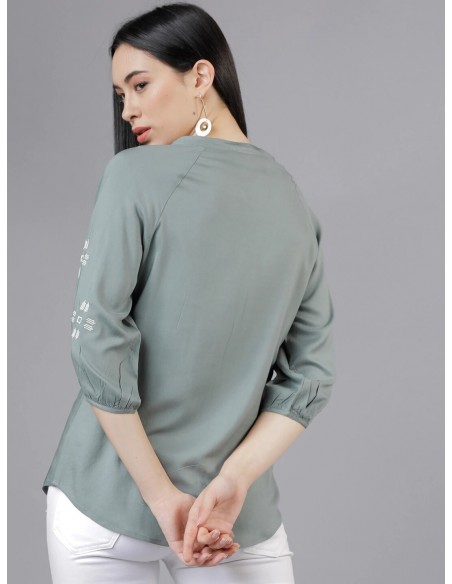 Top vert olive brodé en viscose - Tokyo Talkies