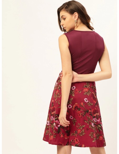 Robe A-line bordeaux à imprimé floral – U&F