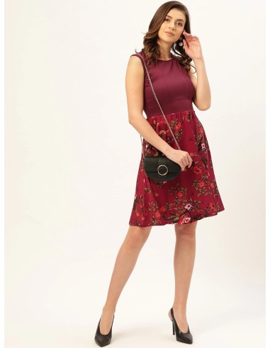 Robe A-line bordeaux à imprimé floral – U&F
