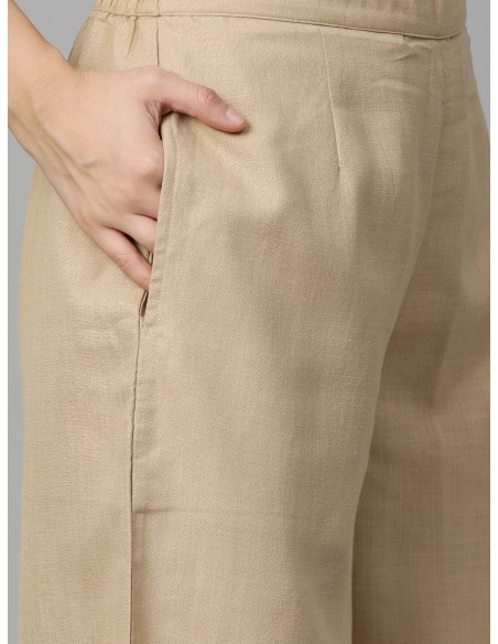 Ensemble kurta beige à empiècement bleu marine avec dupatta et masque – Indo Era