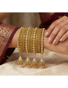 Parure de Bracelets en Lakh Jaune avec Breloques Jhumka (T020)