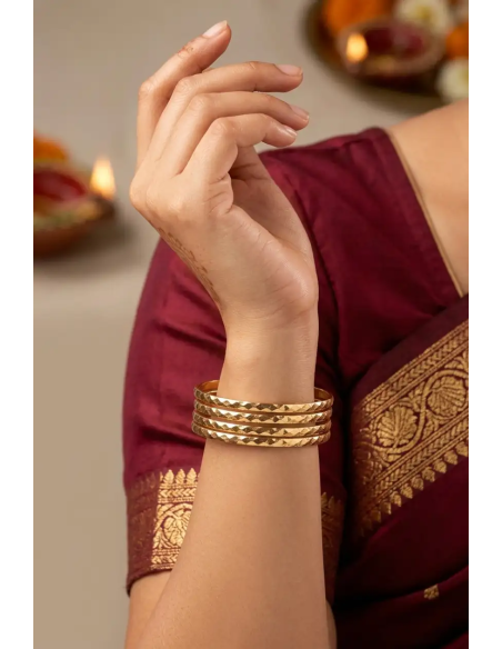 Gold Bangles with Hammered Diamond Pattern (T028)